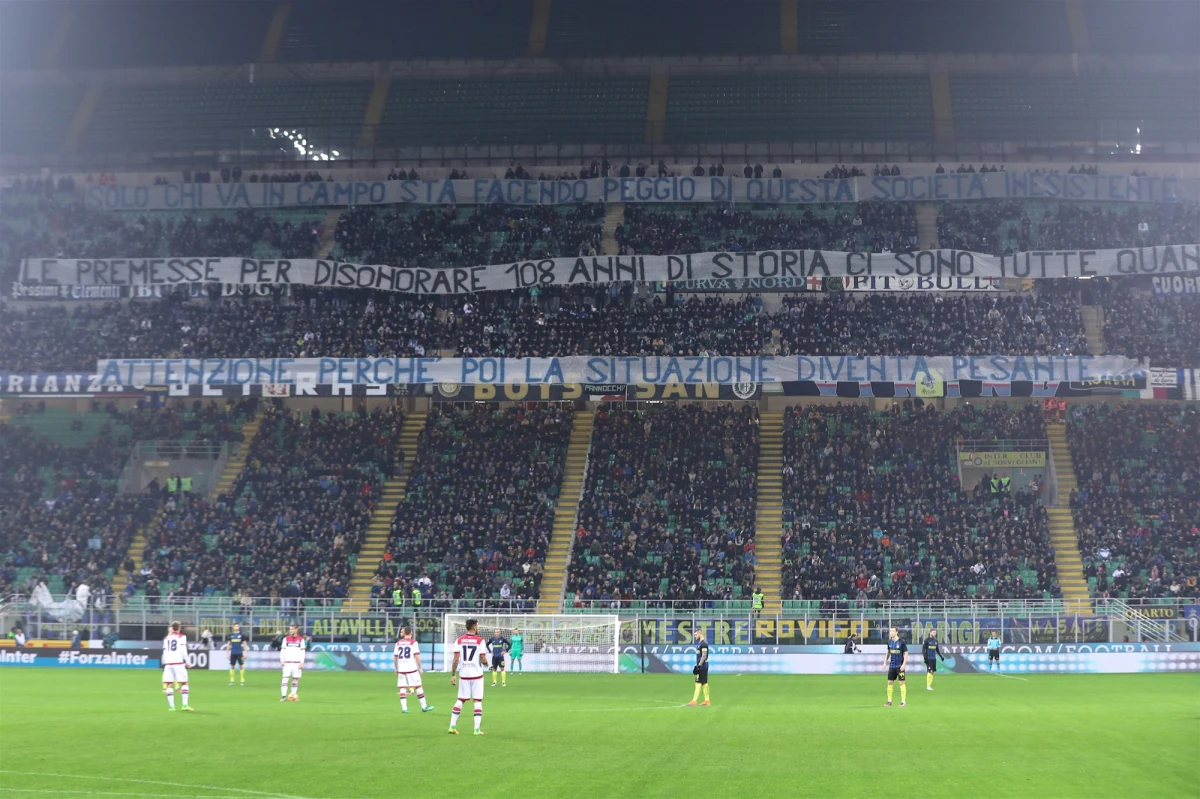 Sąd w Catanzaro wydał bezprecedensową decyzję o objęciu rocznym nadzorem sądowym klubu piłkarskiego FC Crotone. Powodem jest przeniknięcie do struktur klubu jednej z najpotężniejszych organizacji przestępczych na świecie – kalabryjskiej mafii 'ndranghety. 