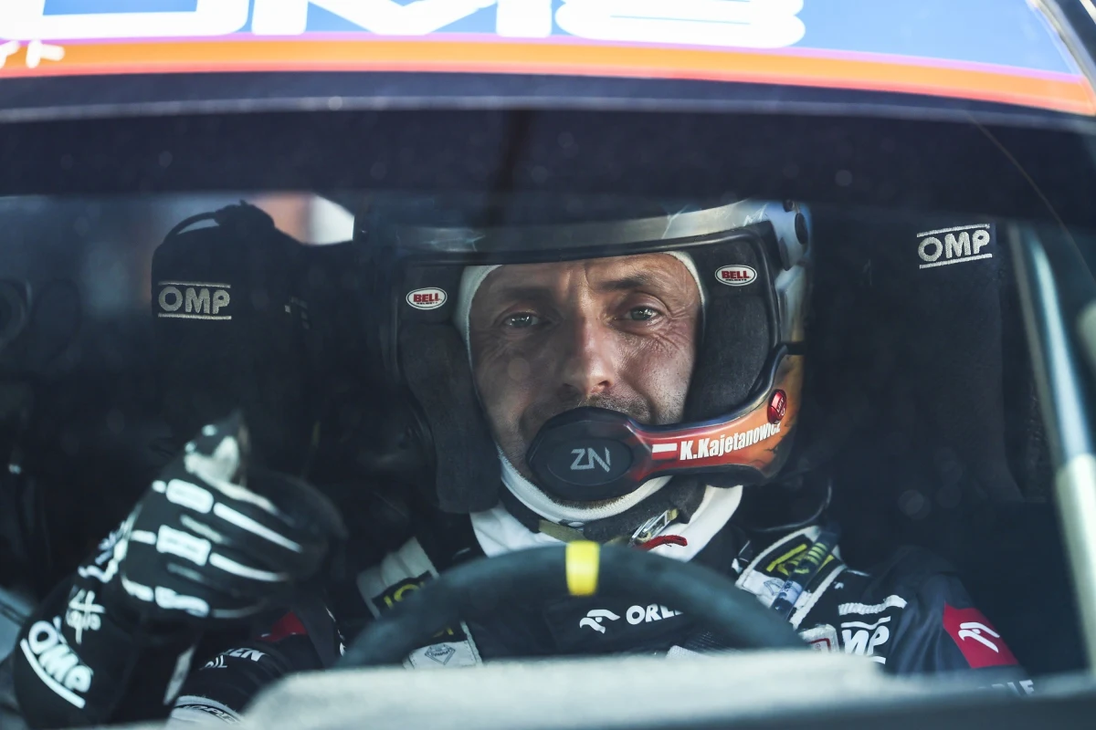 Katowice już szykują się na niezapomniany wieczór pełen adrenaliny i motoryzacyjnych wrażeń. Widowiskowe miejskie odcinki specjalne Rajdu Śląska ponownie przyciągną tłumy kibiców – a w centrum wydarzeń znajdzie się nie kto inny, jak sam Kajetan Kajetanowicz, czterokrotny mistrz Polski i gwiazda mistrzostw świata WRC.