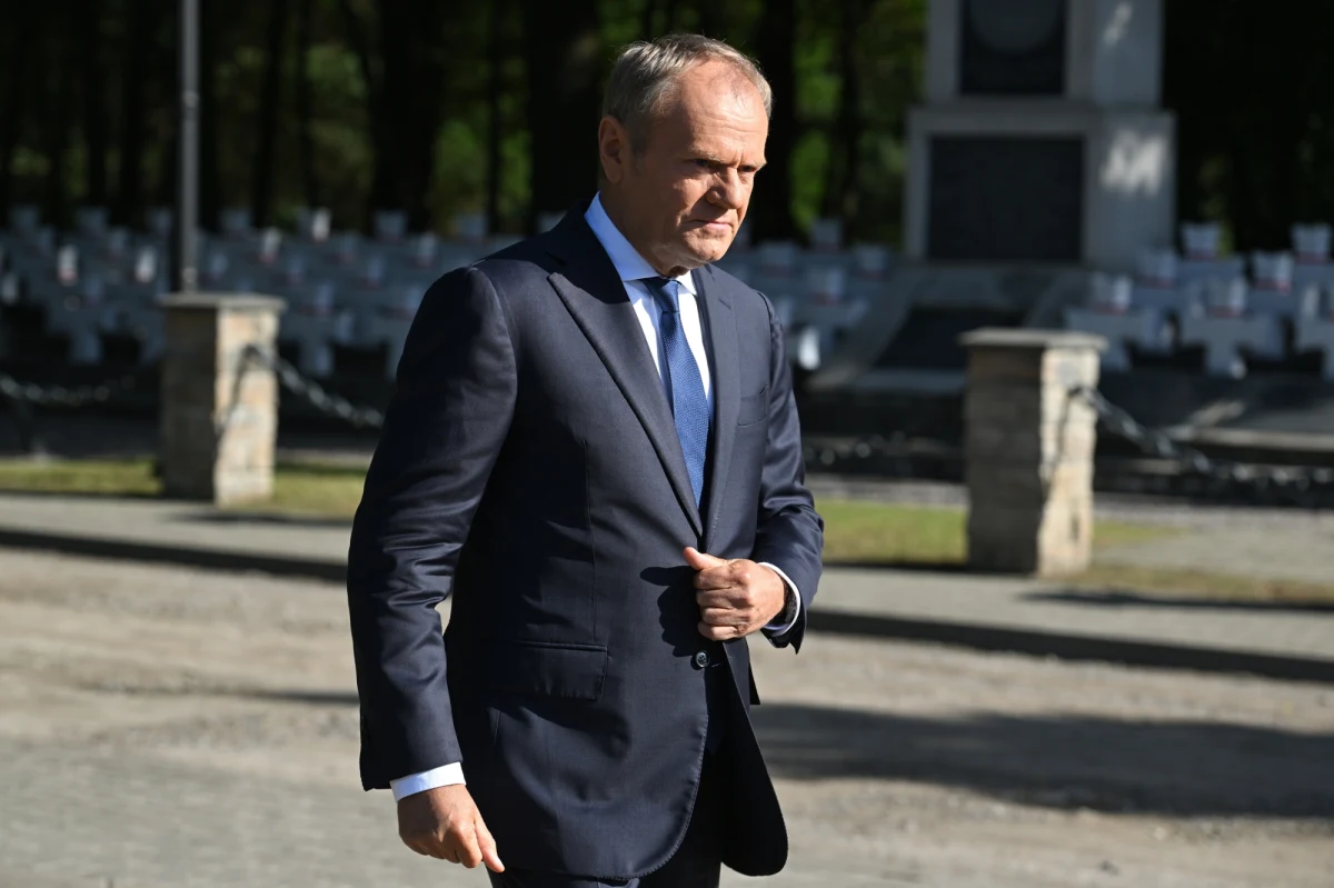 Największym hołdem dla poległych w 1939 r. żołnierzy jest dziś bezpieczna, mądra Polska - mówił premier Donald Tusk w 86. rocznicę agresji ZSRR na Polskę. Premier w Wytycznie (Lubelskie) złożył wieniec na tutejszym cmentarzu żołnierzy Korpusu Ochrony Pogranicza (KOP), którzy w tym rejonie stoczyli z agresorem radzieckim jedną z ostatnich bitew wojny obronnej 1939 r.