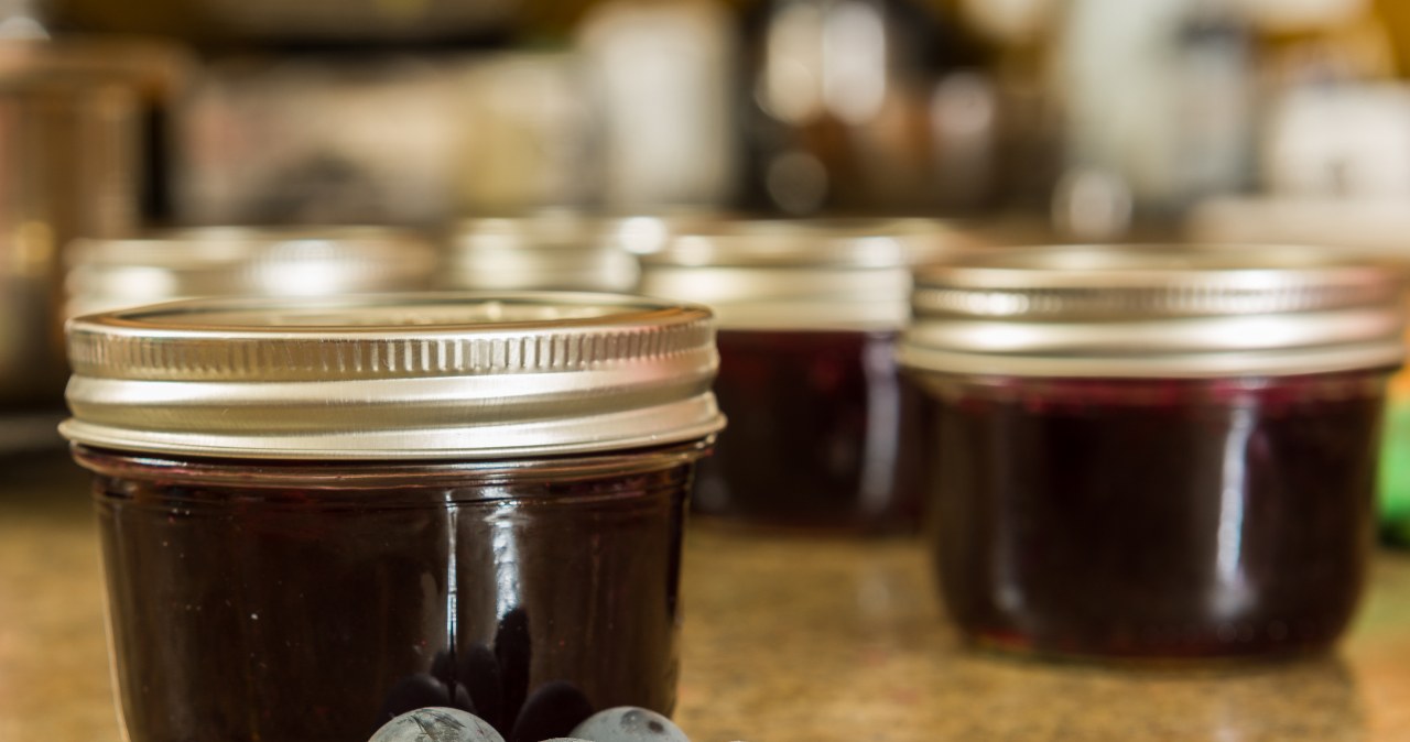 Mało kto przerabia te owoce na dżem. Smakuje lepiej niż malinowy