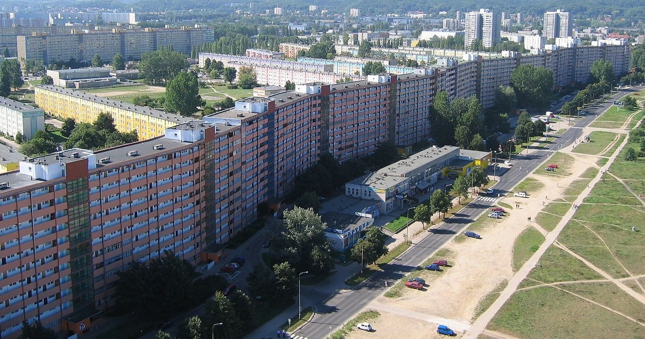 Rekordzista ma 860 metrów. Poznaj najdłuższe bloki mieszkalne w Polsce
