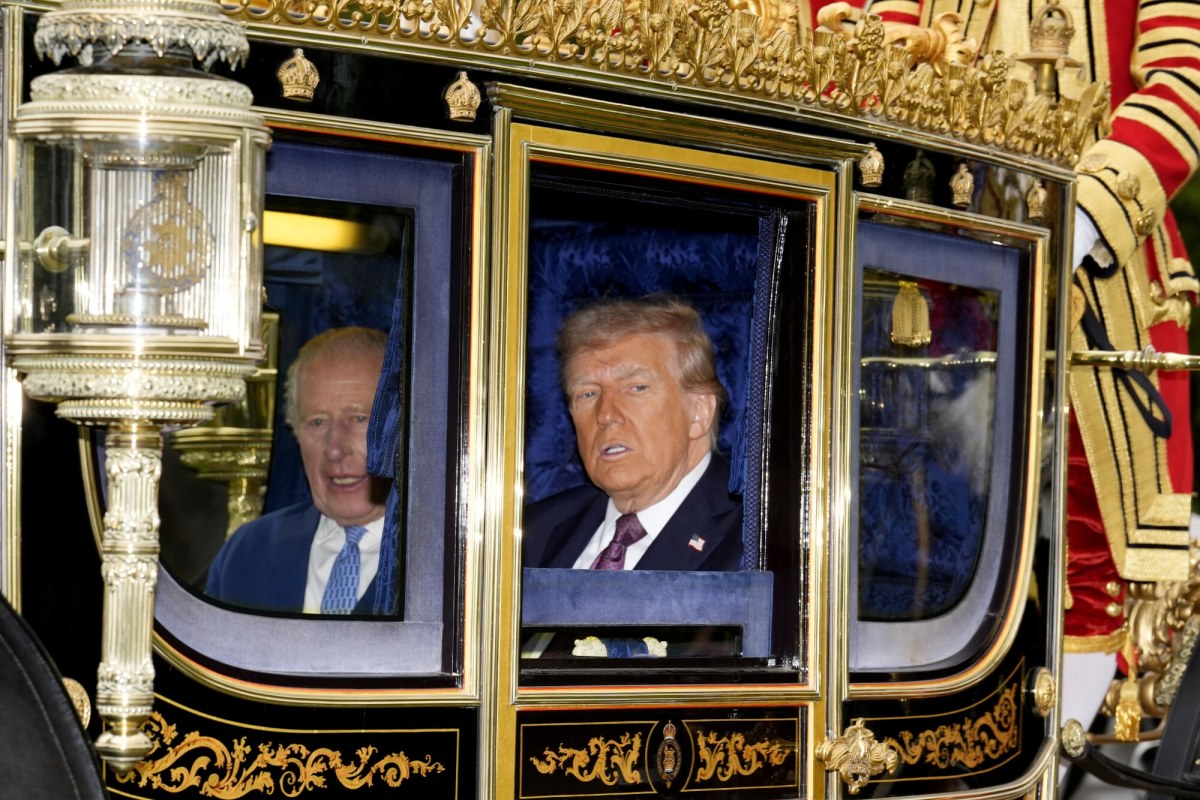 Trump powitany jak król. Wielka polityka i spektakularny protest w Windsorze