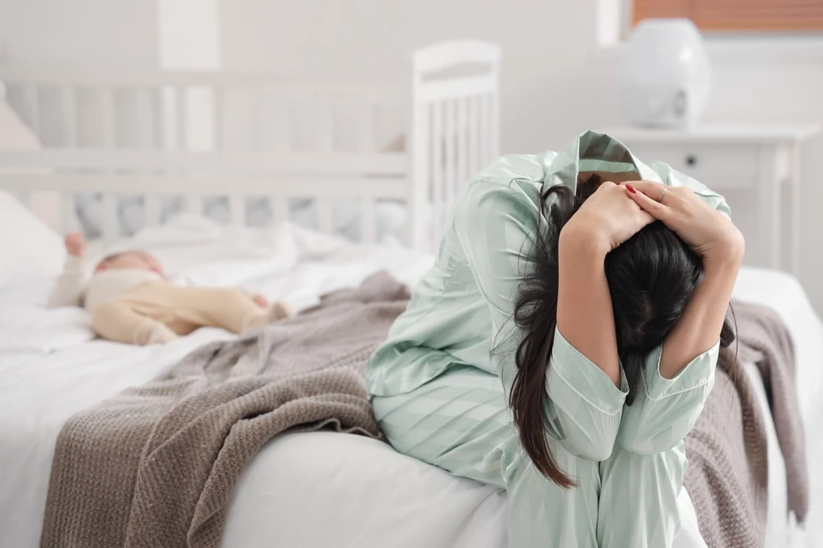 Komisja Europejska zatwierdziła zuranolon – innowacyjny lek stosowany w leczeniu depresji poporodowej. To pierwszy taki preparat dopuszczony do obrotu w Unii Europejskiej, który może przynieść szybką ulgę kobietom po porodzie.