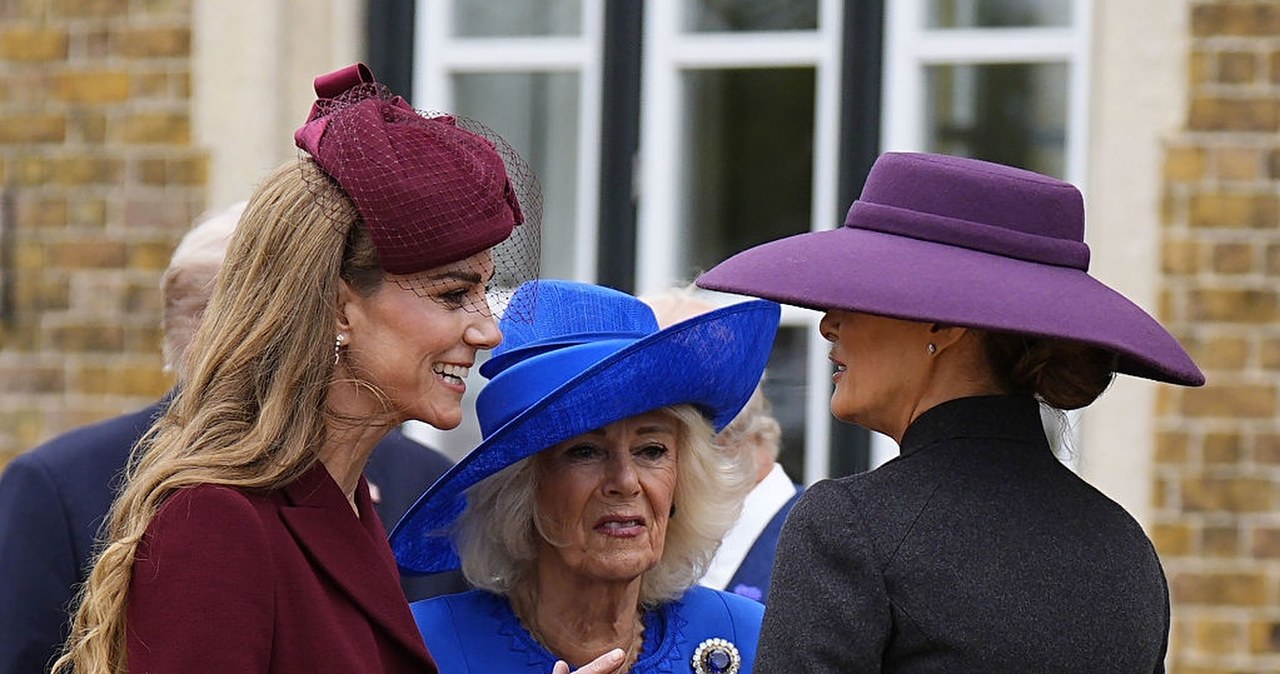 Księżna Kate i królowa Kamila. Ich połączone stroje to ukryty przekaz?