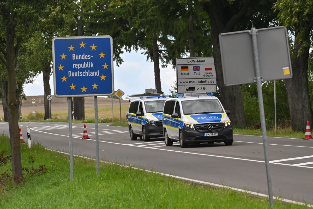 Przedłużenia tymczasowo o pół roku - od 5 października 2025 r. do 4 kwietnia 2026 r. - kontroli granicznej na granicy z Niemcami i Litwą chce Ministerstwo Spraw Wewnętrznych i Administracji. Projekt rozporządzenia znalazł się w środę na stronach Rządowego Centrum Legislacji.