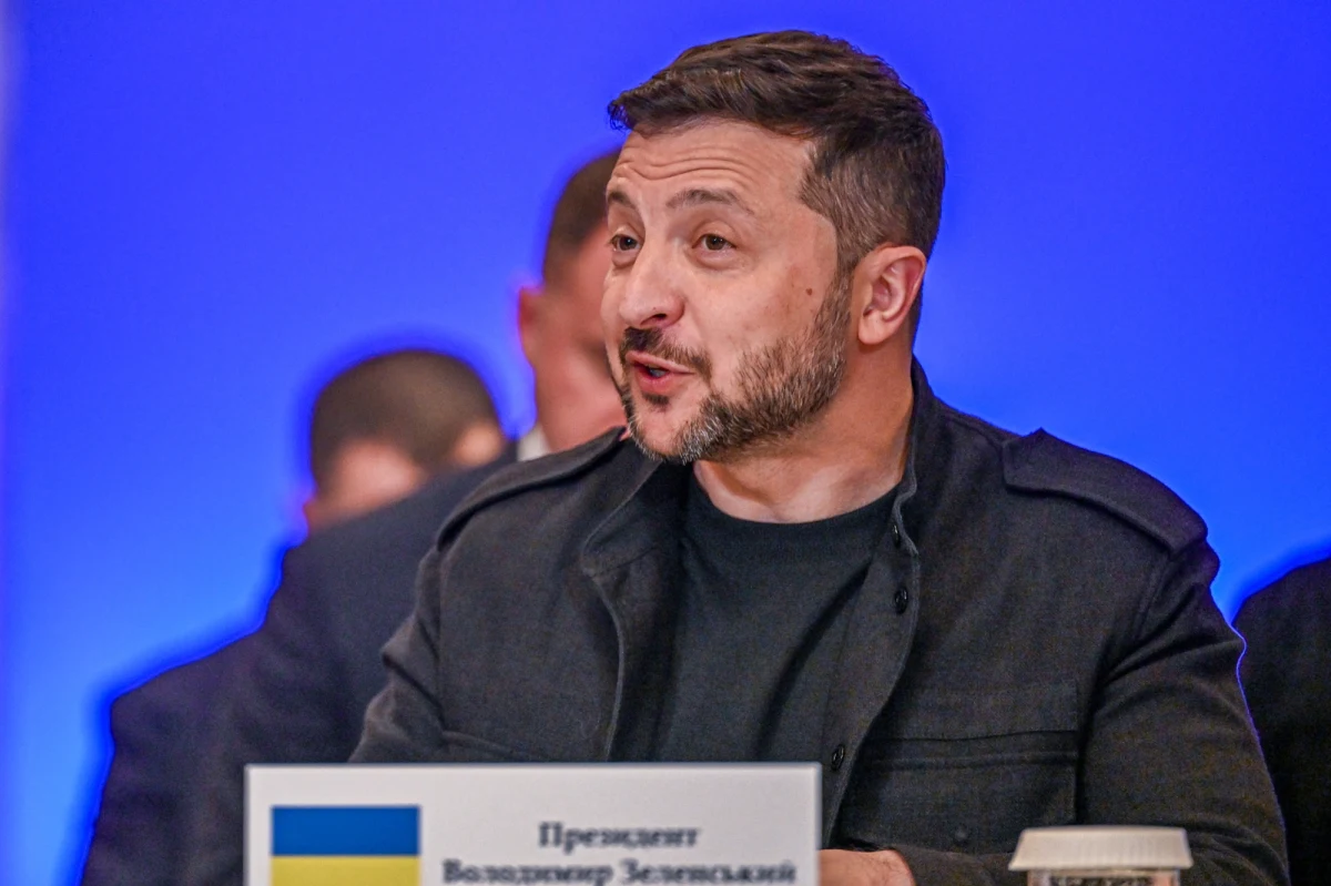 Polska oczywiście nie zdoła uratować ludzi, jeśli nastąpi zmasowany atak - powiedział prezydent Ukrainy Wołodymyr Zełenski. "Te słowa były niepotrzebne i nieprawdziwe" - podkreślił w odpowiedzi szef MON Władysław Kosiniak-Kamysz. "Zawsze mówiłem, że jeżeli taka potrzeba zajdzie, to użyta będzie broń. To się stało" - dodał.