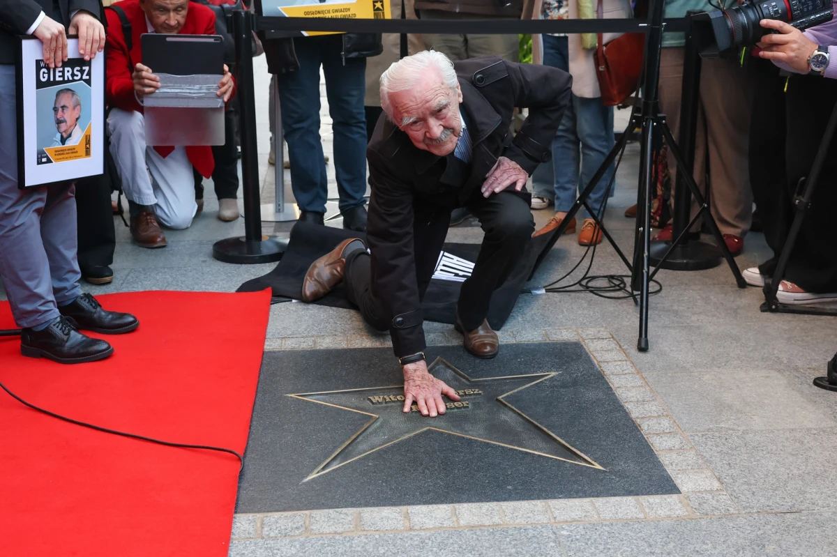 Witold Giersz, wybitny reżyser i scenarzysta filmów animowanych, odsłonił swoją gwiazdę w Łódzkiej Alei Gwiazd na ul. Piotrkowskiej. To już 107. gwiazda na łódzkiej Walk of Fame - hołd dla artystycznych osiągnięć ludzi kina.