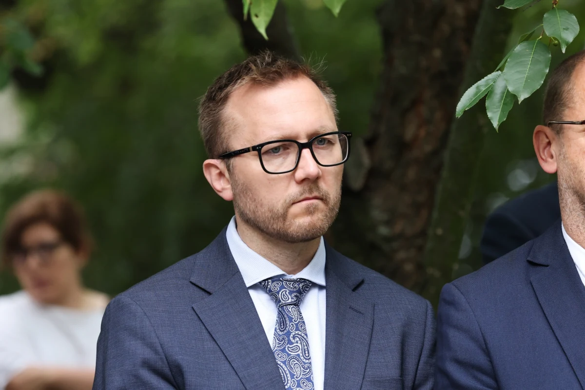 Wiceprezydent Warszawy Jacek Wiśnicki podał się do dymisji. Powodem jest wycofanie przez prezydenta Rafała Trzaskowskiego projektu wprowadzenia nocnej prohibicji na terenie całego miasta. 