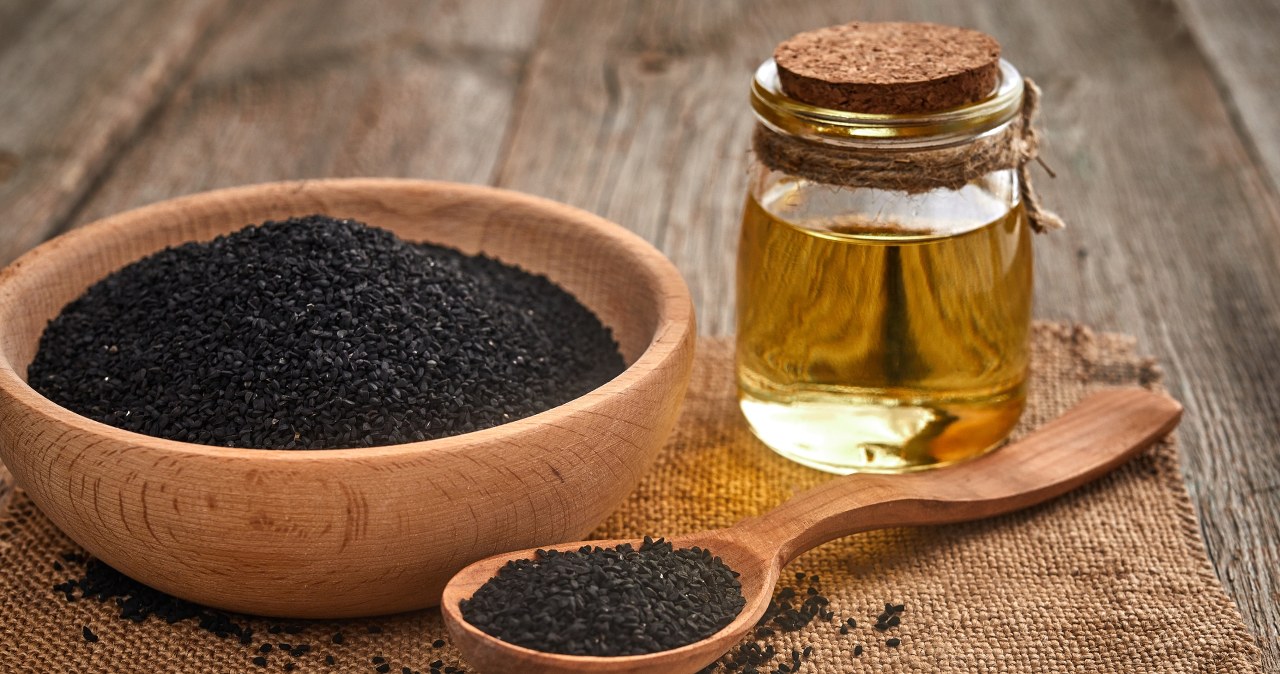 Olej z czarnuszki – naturalny eliksir zdrowia. Wystarczy łyżeczka dziennie