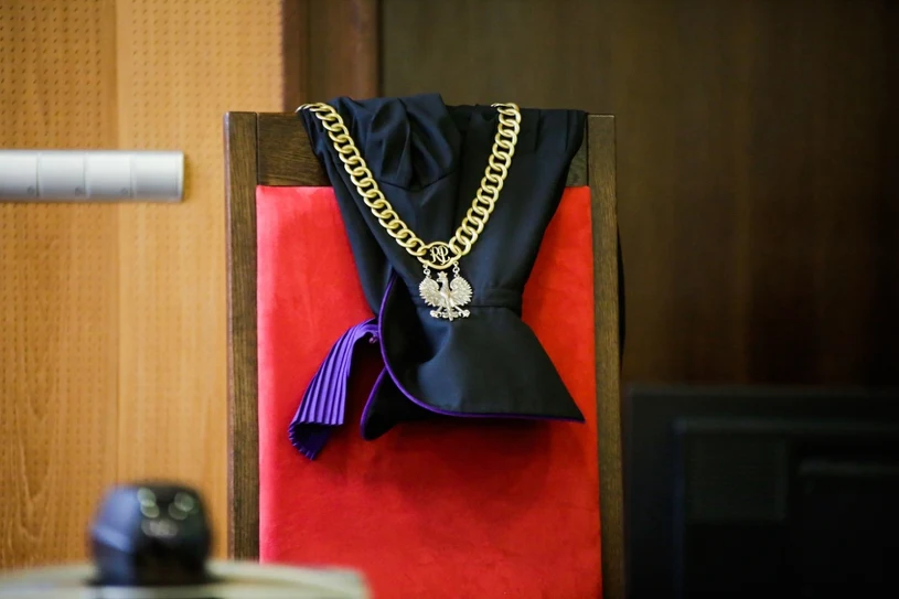 "Czerwona kartka" dla polskich sądów. Nowy sondaż, alarmujące wyniki