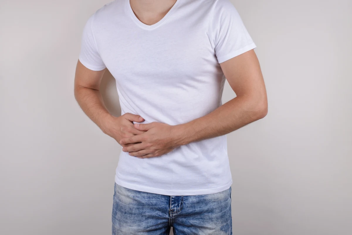 Pierwotne stwardniające zapalenie dróg żółciowych (PSC) to rzadka, nieuleczalna choroba, która najczęściej dotyka młodych mężczyzn. Objawy są mylące, a diagnoza często pojawia się zbyt późno. Dla wielu jedyną szansą na życie jest przeszczepienie wątroby.