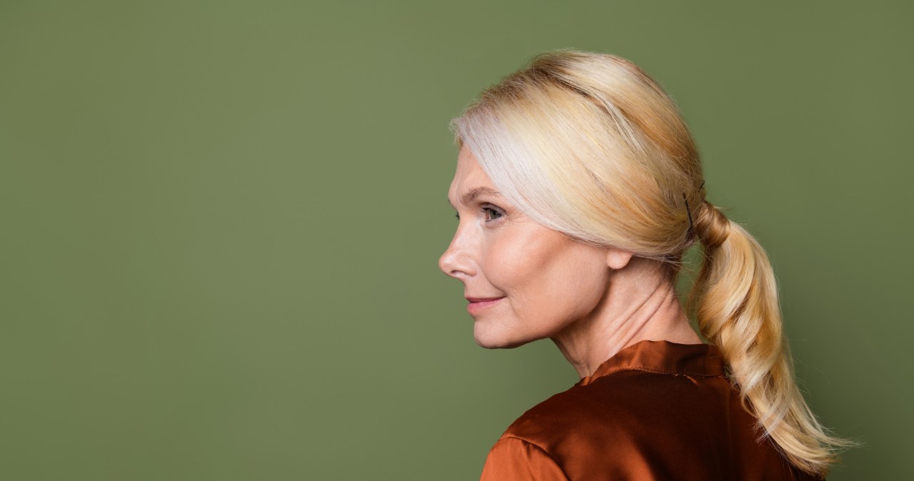 Eleganckie i wygodne. Najlepsze fryzury do biura dla zabieganych kobiet