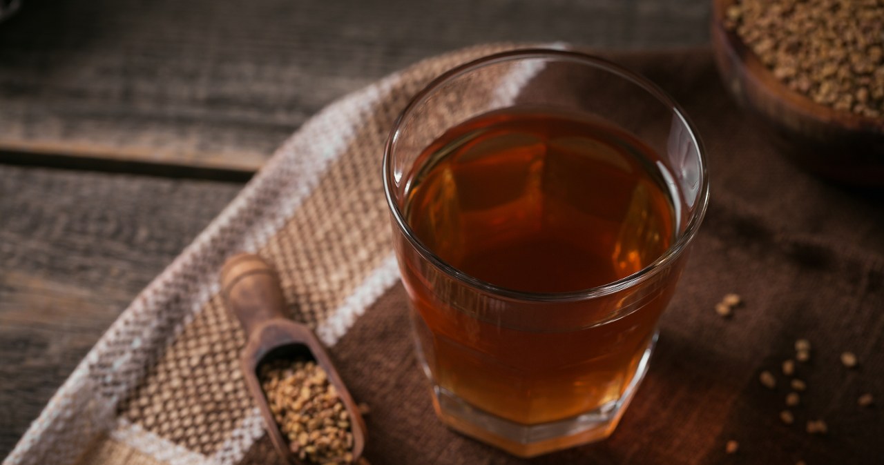 Napar z Indii na trawienie, odchudzanie i regulację cukru. Zalej nasiona kozieradki i pij jak herbatę