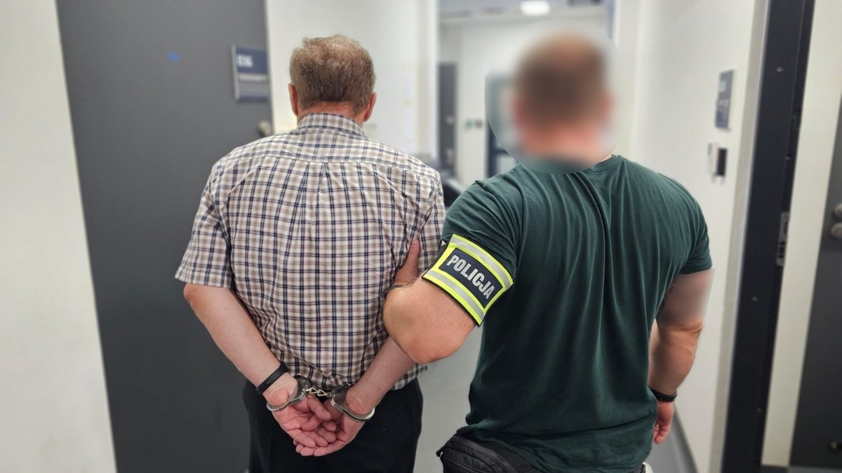 Zarzuty dla 62-latka za wulgarne napisy na łódzkim sądzie