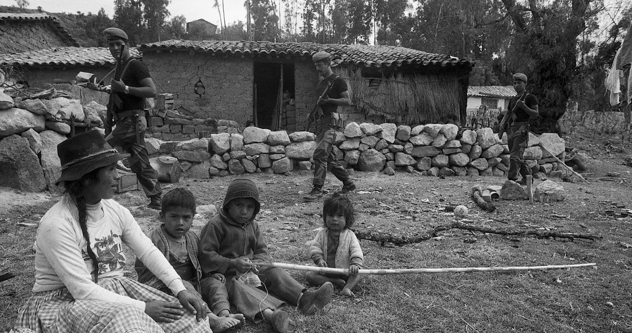 Lektura na piątkę: "Czwarty miecz. Historia Abimaela Guzmana i Świetlistego szlaku"