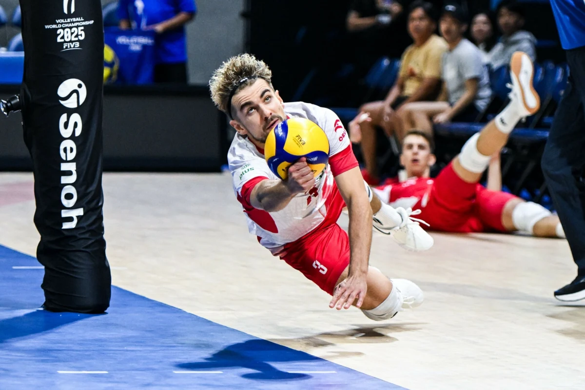 Polscy siatkarze zaprezentowali niezłą formę i po pewnych problemach w drugiej partii ostatecznie pokonali Kanadyjczyków 3:1 w 1/8 finału mistrzostw świata na Filipinach. Dzięki temu zwycięstwu, Biało-Czerwoni meldują się w ćwierćfinale imprezy.