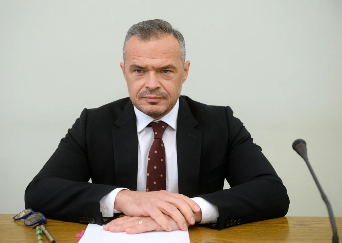 Sąd Rejonowy Warszawa-Mokotów umorzył sprawę dotyczącą tzw. "polskiego wątku" afery korupcyjnej Sławomira Nowaka. Decyzja zapadła jeszcze przed rozpoczęciem procesu, a powodem był „oczywisty brak podstaw oskarżenia”. Główny proces, dotyczący zarzutów korupcyjnych na Ukrainie, nadal trwa.