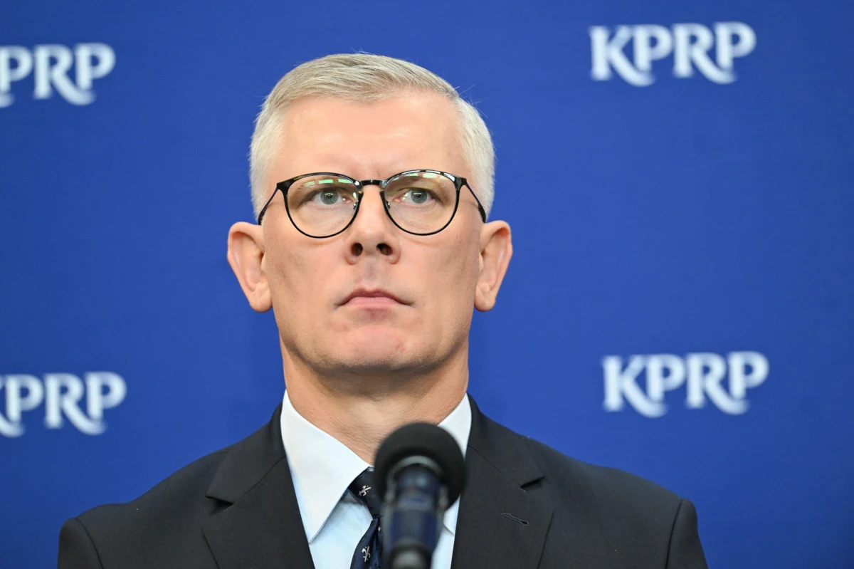 ​Szef Biura Bezpieczeństwa Narodowego Sławomir Cenckiewicz w wywiadzie udzielonym "Wirtualnej Polsce" stwierdził, że ma "świetne" relacje z premierem Donaldem Tuskiem. Jeden z najbliższych współpracowników prezydenta Karola Nawrockiego mówił też m.in. o swoich przewidywaniach dotyczących konfliktu z Rosją.