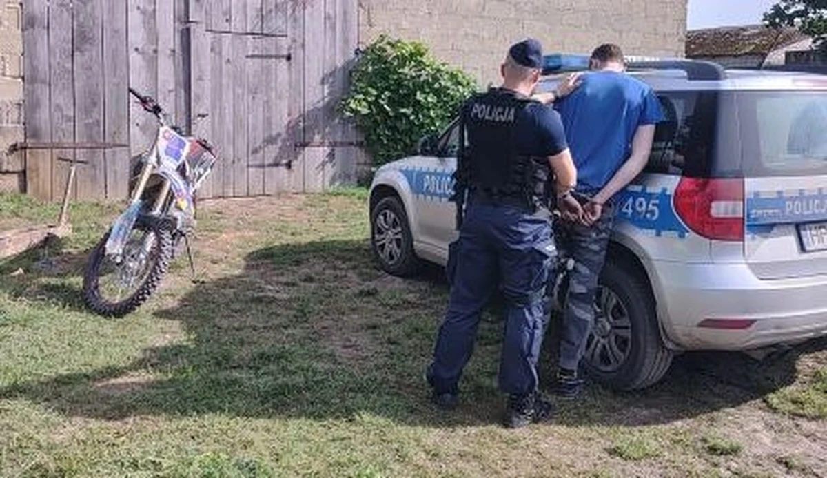 ​Ponad pięć kilometrów przejechał na motocyklu 16-latek, ścigany przez policjantów z powiatu kartuskiego na Pomorzu - poinformował reporter RMF FM Krzysztof Zasada. Chłopak został zatrzymany i odpowie przed sądem rodzinnym. Ukarana została również jego matka.