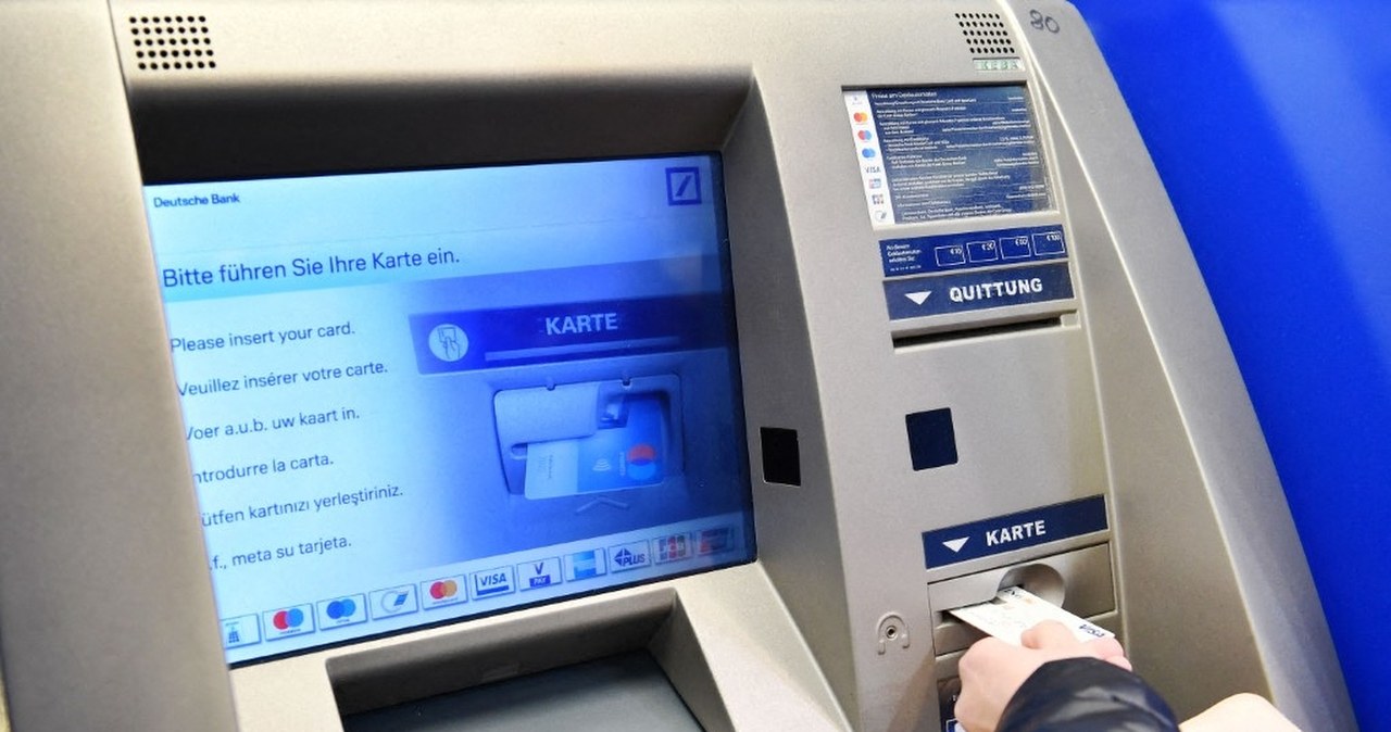 wiadomości,aktualności,Interia Oburzenie w Niemczech. Klienci znanego banku bez dostępu do gotówki, rzecznik tłumaczy