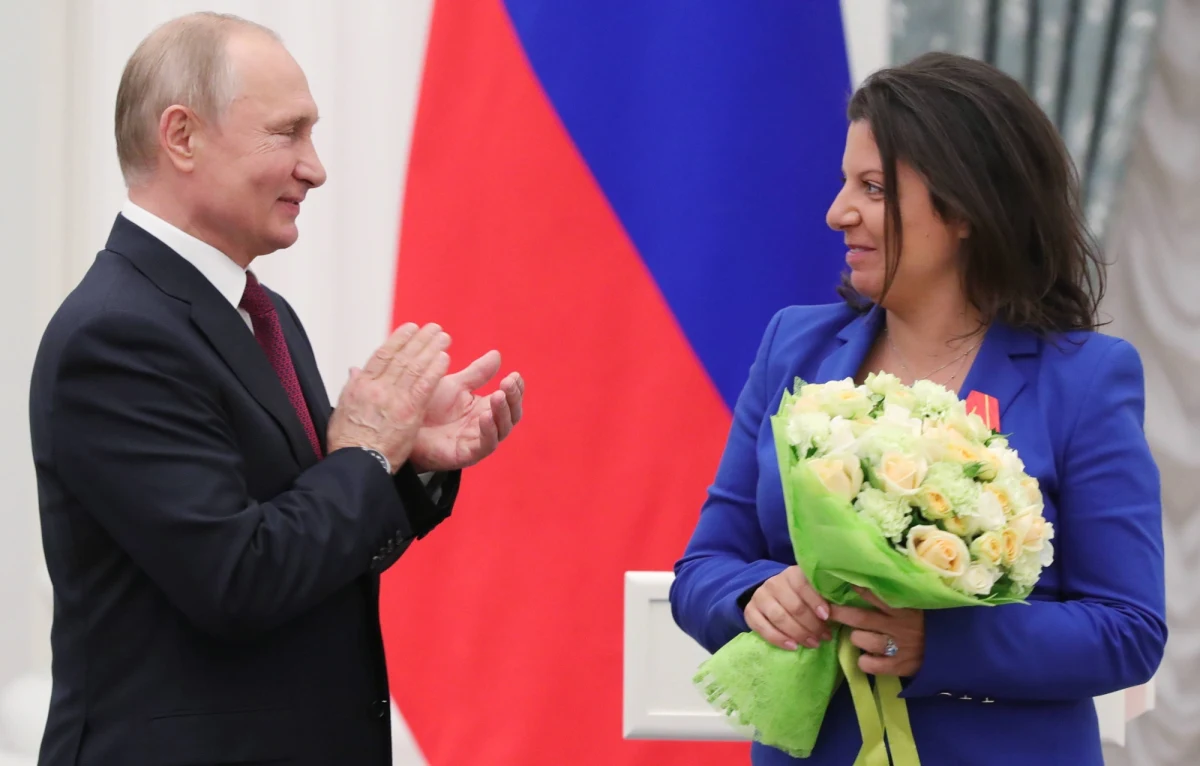 Margarita Simonjan poinformowała, że ma raka. Jedna z czołowych postaci rosyjskiej propagandy rządowej napisała w mediach społecznościowych, że wkrótce zacznie pojawiać się w peruce, co sugeruje, że poddała lub podda się chemioterapii.