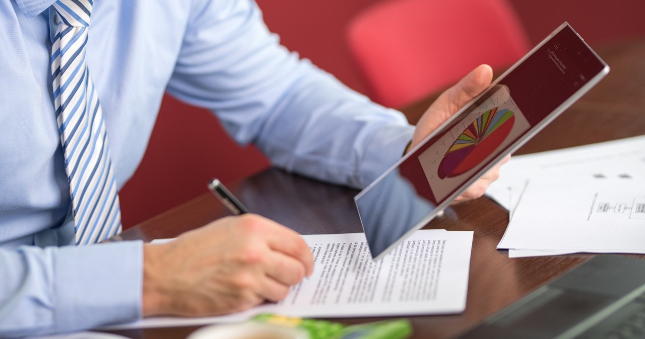 Polacy muszą dorabiać do pensji. Niemal połowa szuka dodatkowych zajęć