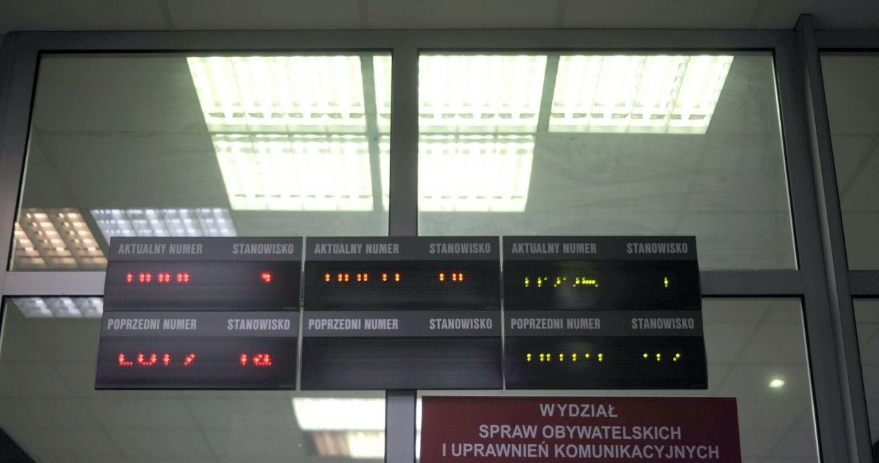 Donoszą o szemranym procederze w Poznaniu. 500 zł za miejsce w kolejce