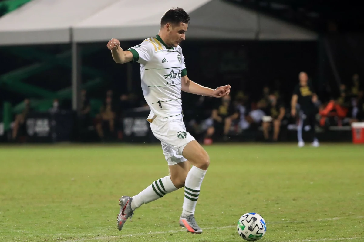 Po dwóch latach przerwy spowodowanych poważną kontuzją Jarosław Niezgoda podpisał kontrakt z Pogonią Siedlce.