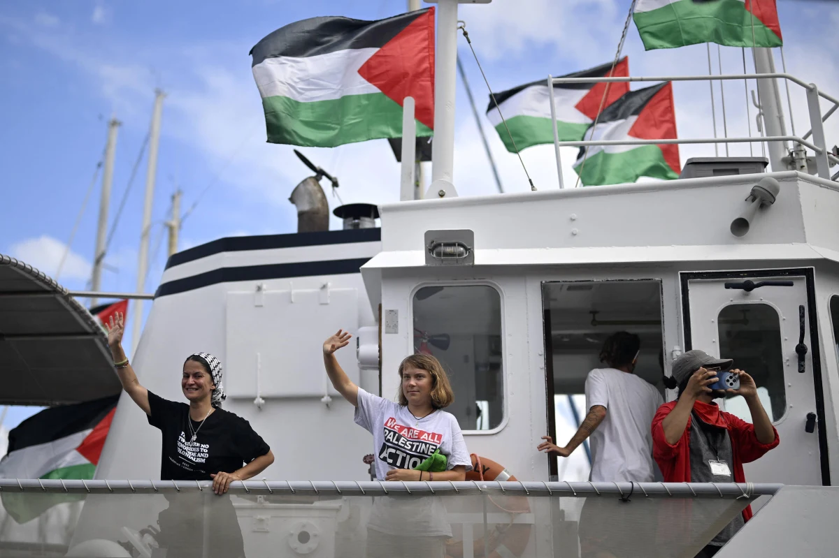 ​Resort spraw zagranicznych Izraela oświadczył, że nie wyrazi zgody na to, by flotylla aktywistów, którzy przewożą pomoc humanitarną do Strefy Gazy, przełamała blokadę morską tego terytorium. Ta grupa składa się z prawie 20 łodzi, na ich pokładzie znajduje się znana aktywistka klimatyczna Greta Thunberg. W przeszłości izraelskie władze blokowały podobne działania. 