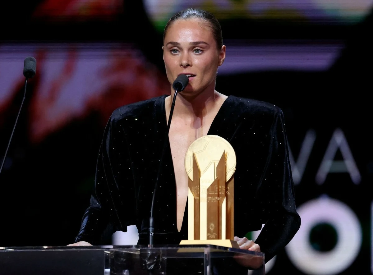 Ewa Pajor z ogromnym wyróżnieniem na gali Złotej Piłki. Polska piłkarka otrzymała nagrodę Gerda Muellera dla najlepszej strzelczyni minionego sezonu.