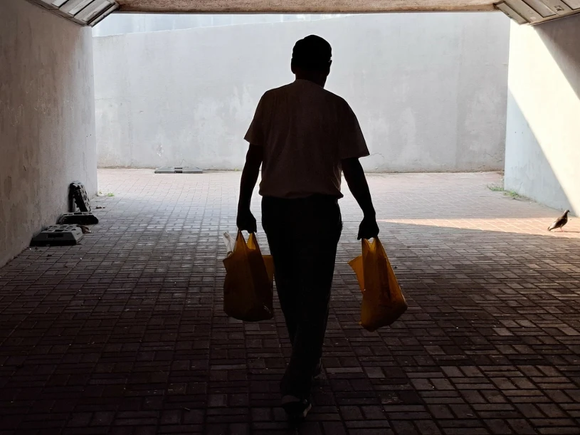 Polacy niemal jednomyślni w sprawie nocnej prohibicji. Najnowszy sondaż