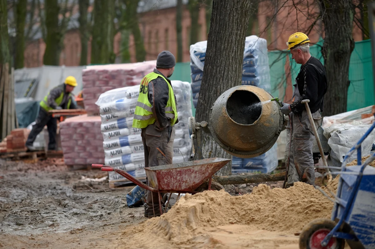 Stopa bezrobocia w sierpniu 2025 r. wyniosła 5,5 proc. To lekki wzrost - w lipcu wskaźnik ten wyniósł 5,4 proc. Najnowsze dane podał Główny Urząd Statystyczny.