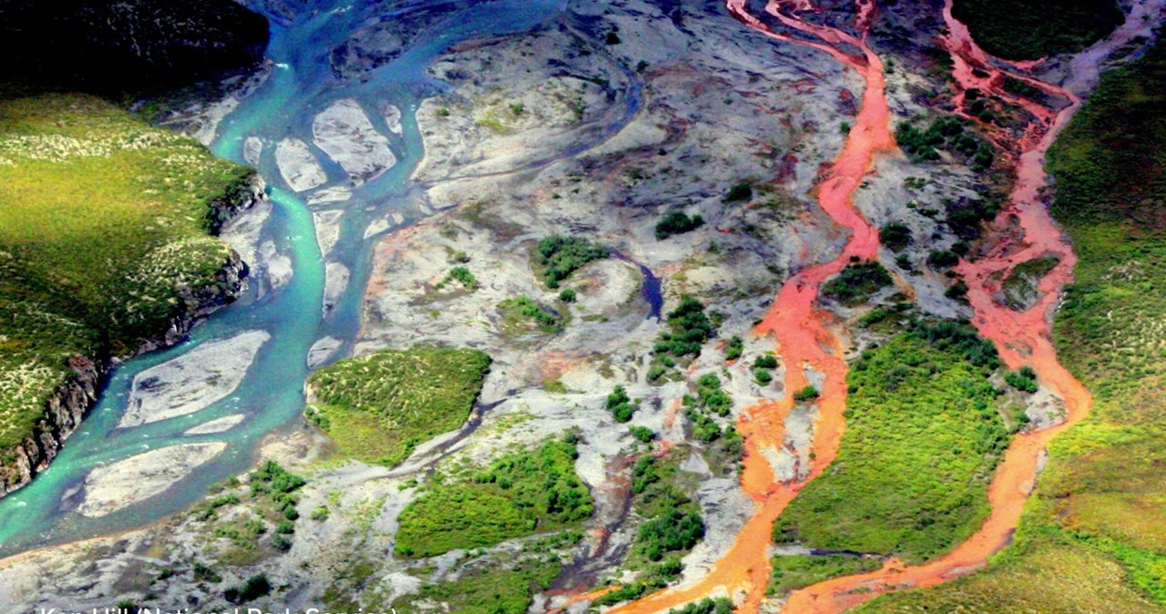 Arktyczne rzeki zmieniają kolor na rdzawy. Naukowcy wyjaśniają dlaczego