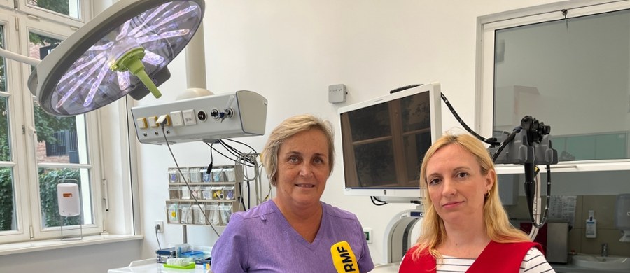 Bóle brzucha i problemy z jedzeniem są dobrze znane rodzicom. Dzieci mówią, że nie są głodne, wybrzydzają, marudzą. Trudno za każdym razem wybierać się do lekarza, ale lepiej też nie przeoczyć objawów, które mogą świadczyć o poważnym problemie. Doktor Katarzyna Przybyszewska, gastrolog ze Szpitala Dziecięcego im. św. Ludwika w Krakowie wyjaśnia, kiedy i jakich sygnałów nie należy lekceważyć.