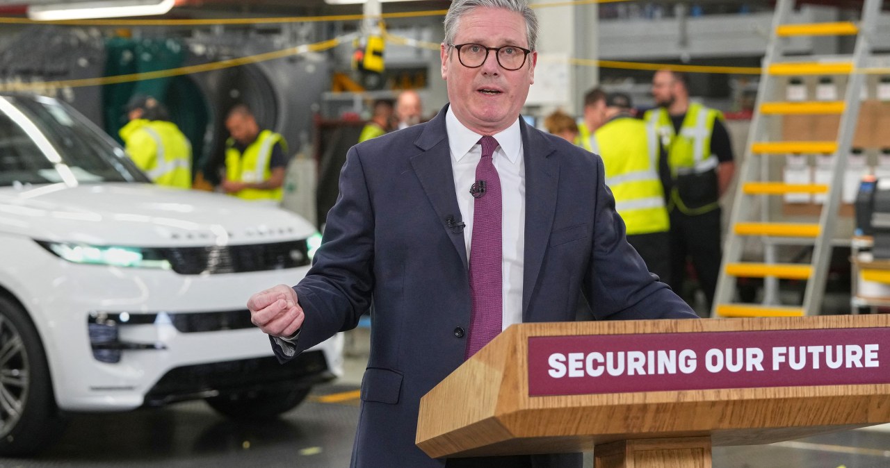 Jaguar Land Rover przedłuża zamknięcie fabryk. Straty idą w miliony funtów