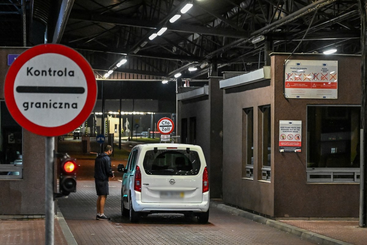Celnicy wzmacniają obsady na granicy z Białorusią