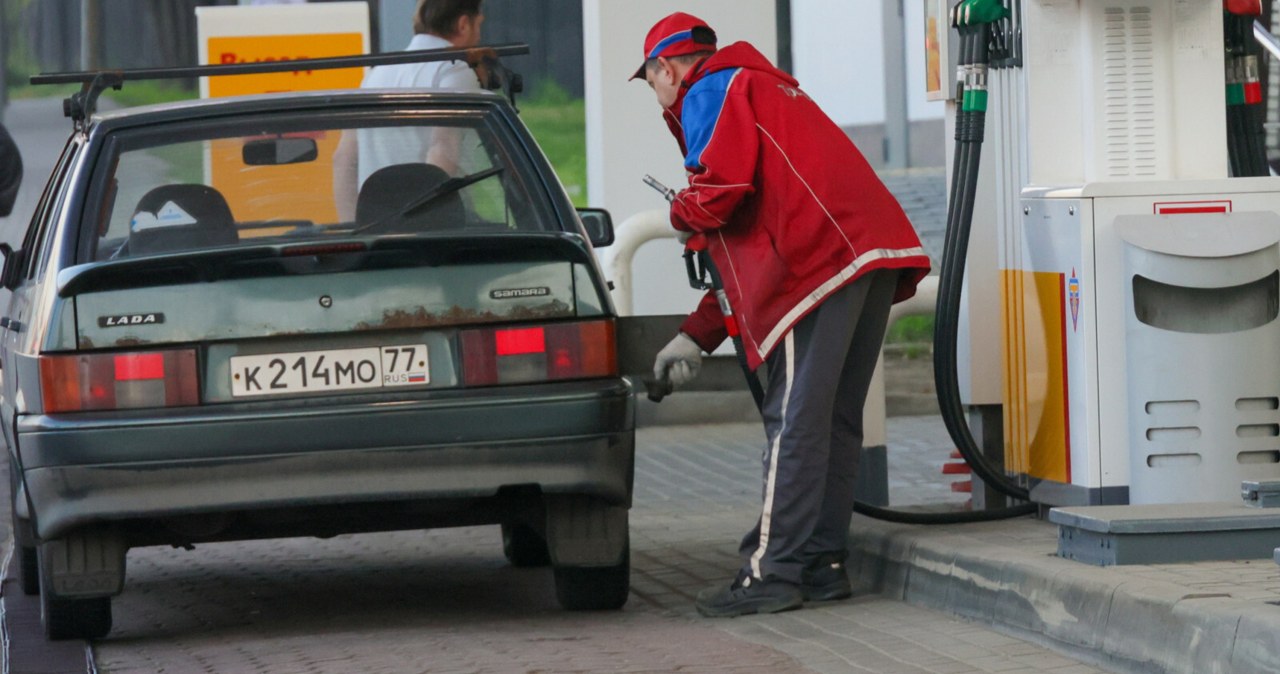 W Rosji brakuje paliwa po ukraińskich atakach. Obniżono normy dla rafinerii