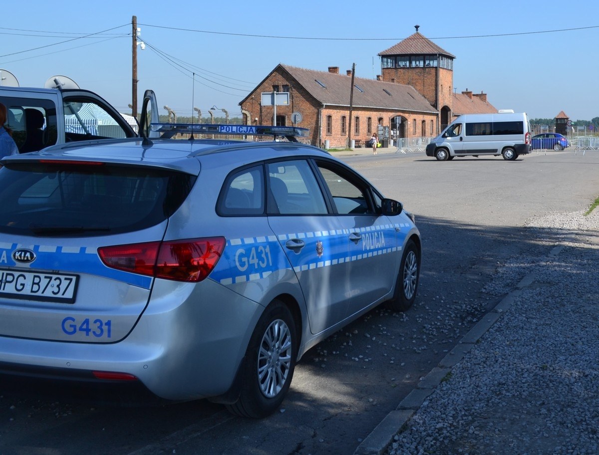 Profanacja pamięci. Pijani Finowie wtargnęli na teren obozu Auschwitz-Birkenau