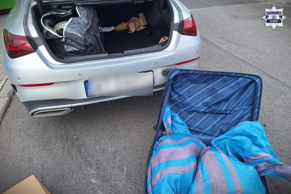 Zatrzymani na A4. Policja przejęła narkotyki warte prawie 4 mln zł