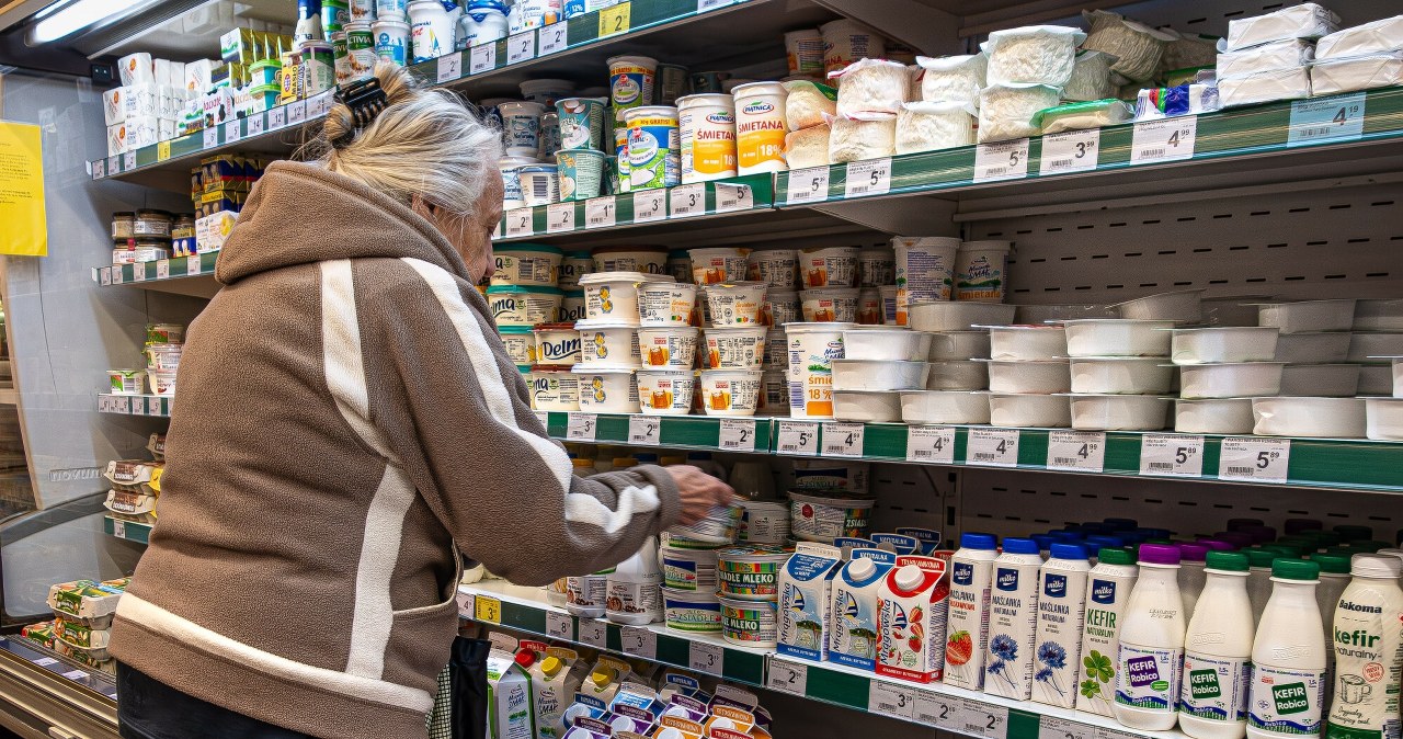 Ceny mleka w Polsce spadają. Tyle będzie kosztować masło na koniec roku