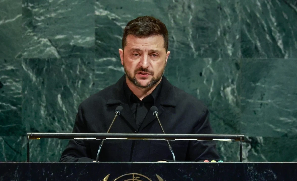 "Wiek XXI niewiele różni się od przeszłości; jeśli naród chce pokoju, nadal musi pracować nad bronią. To chore, ale taka jest rzeczywistość" - mówił na Zgromadzeniu Ogólnym ONZ w Nowym Jorku prezydent Ukrainy Wołodymyr Zełenski. "Nie prawo międzynarodowe ani współpraca, a tylko broń decyduje o tym, kto przetrwa" - dodał.