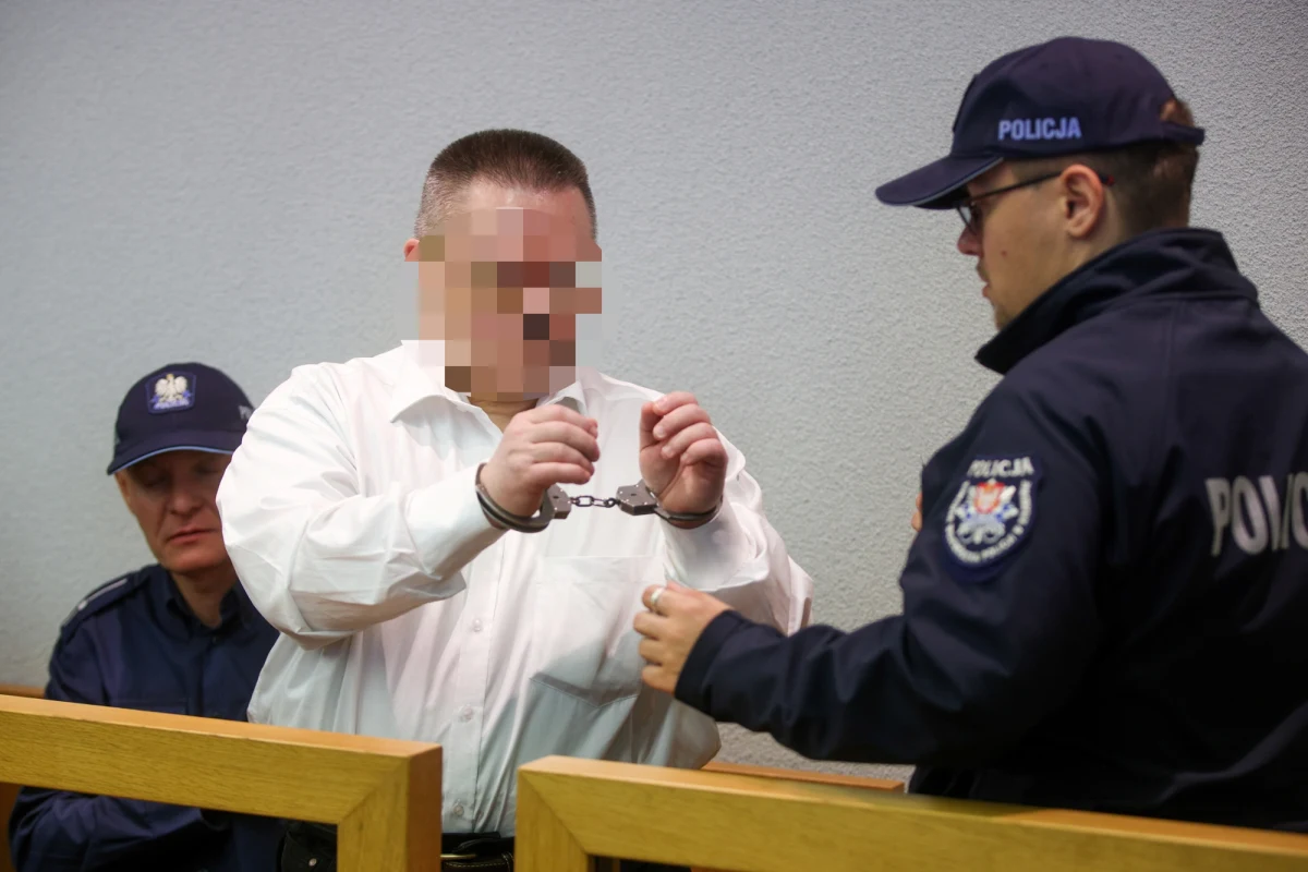 Sprawa "Skóry" wstrząsnęła mieszkańcami Krakowa. Do Sądu Okręgowego wpłynął wniosek o 22,5 mln zł zadośćuczynienia za siedem lat aresztowania. Domaga się tego reprezentujący uniewinnionego Roberta Janczewskiego mec. Łukasz Chojniak. 