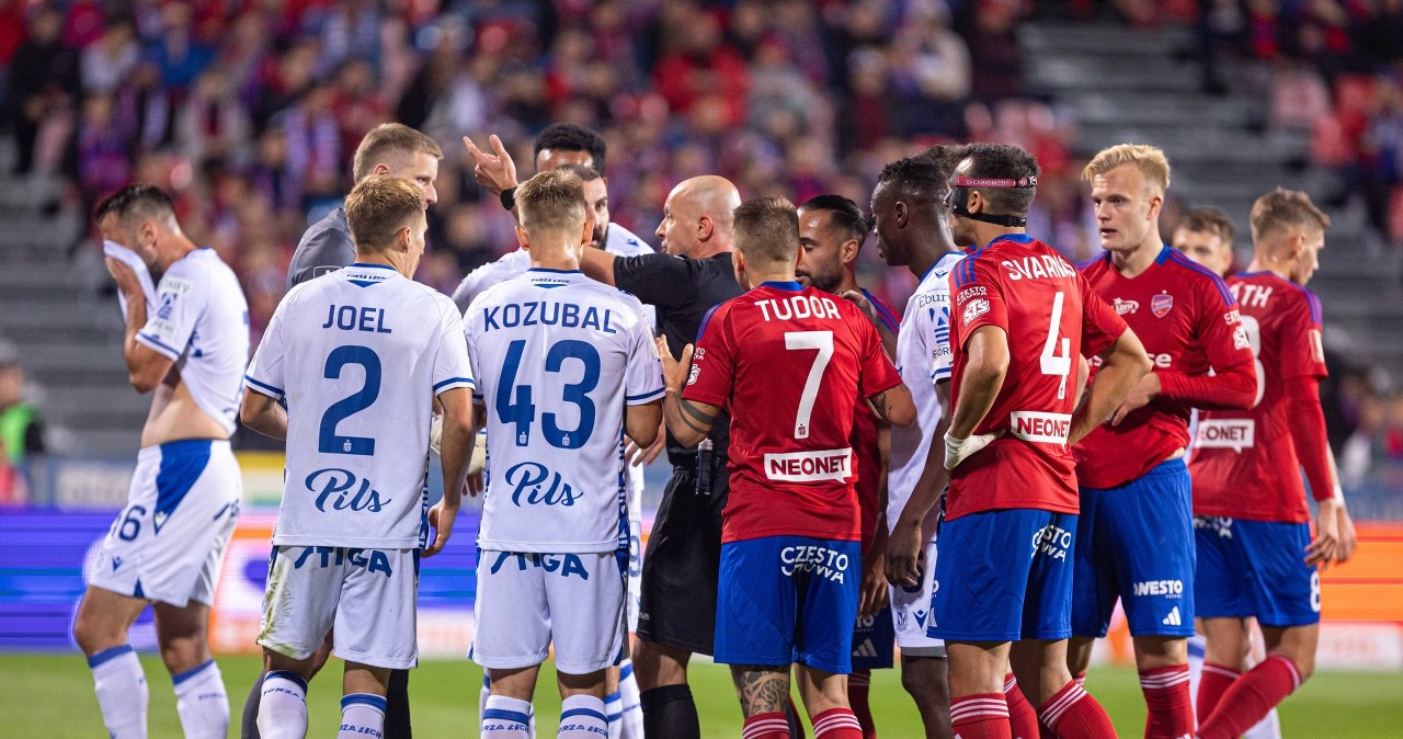 wiadomości,aktualności,Interia Osiem goli w hicie Rakowa z Lechem. I pięć razy ekipa VAR w akcji. Mecz sezonu