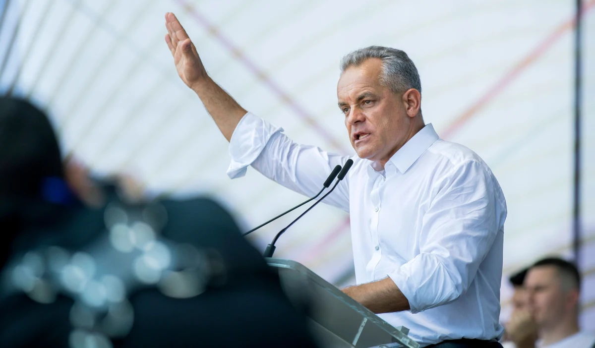 Vladimir Plahotniuc został wydany władzom Mołdawii - przekazały w czwartek lokalne media, transmitując wyprowadzenie mężczyzny z samolotu na lotnisku w Kiszyniowie. Ten były parlamentarzysta i jeden z najbogatszych ludzi w Mołdawii jest głównym podejrzanym w sprawie "kradzieży stulecia" w tym kraju.