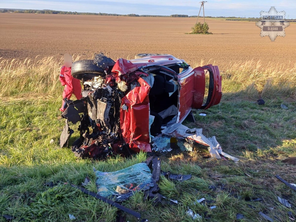 Tragiczny wypadek niedaleko Kłobucka. Dwie osoby nie żyją