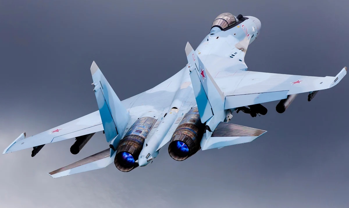 Pięć rosyjskich myśliwców zbliżyło się do łotewskiej przestrzeni powietrznej nad Bałtykiem - poinformowało dowództwo sił powietrznych NATO. Poderwano myśliwce Gripen.