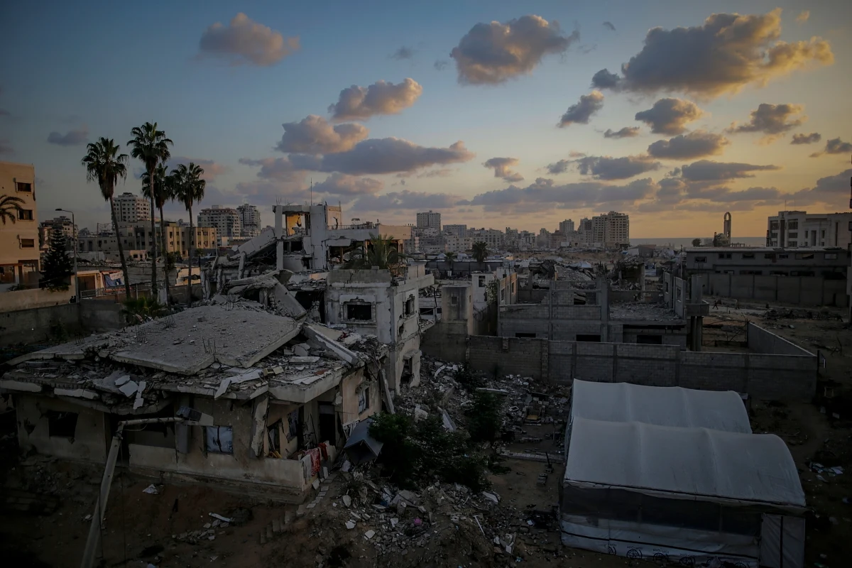 Izraelska marynarka wojenna jest gotowa, by przechwycić flotyllę humanitarną zmierzającą w stronę Strefy Gazy. Rzecznik Sił Obronnych Izraela gen. Efi Defrin stwierdził, że Izrael ma dowody, iż inicjatywa jest finansowana przez przedstawicieli Hamasu w Europie.