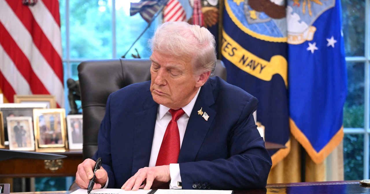 Trump uderza nowymi cłami. Wskazuje na "bezpieczeństwo narodowe"