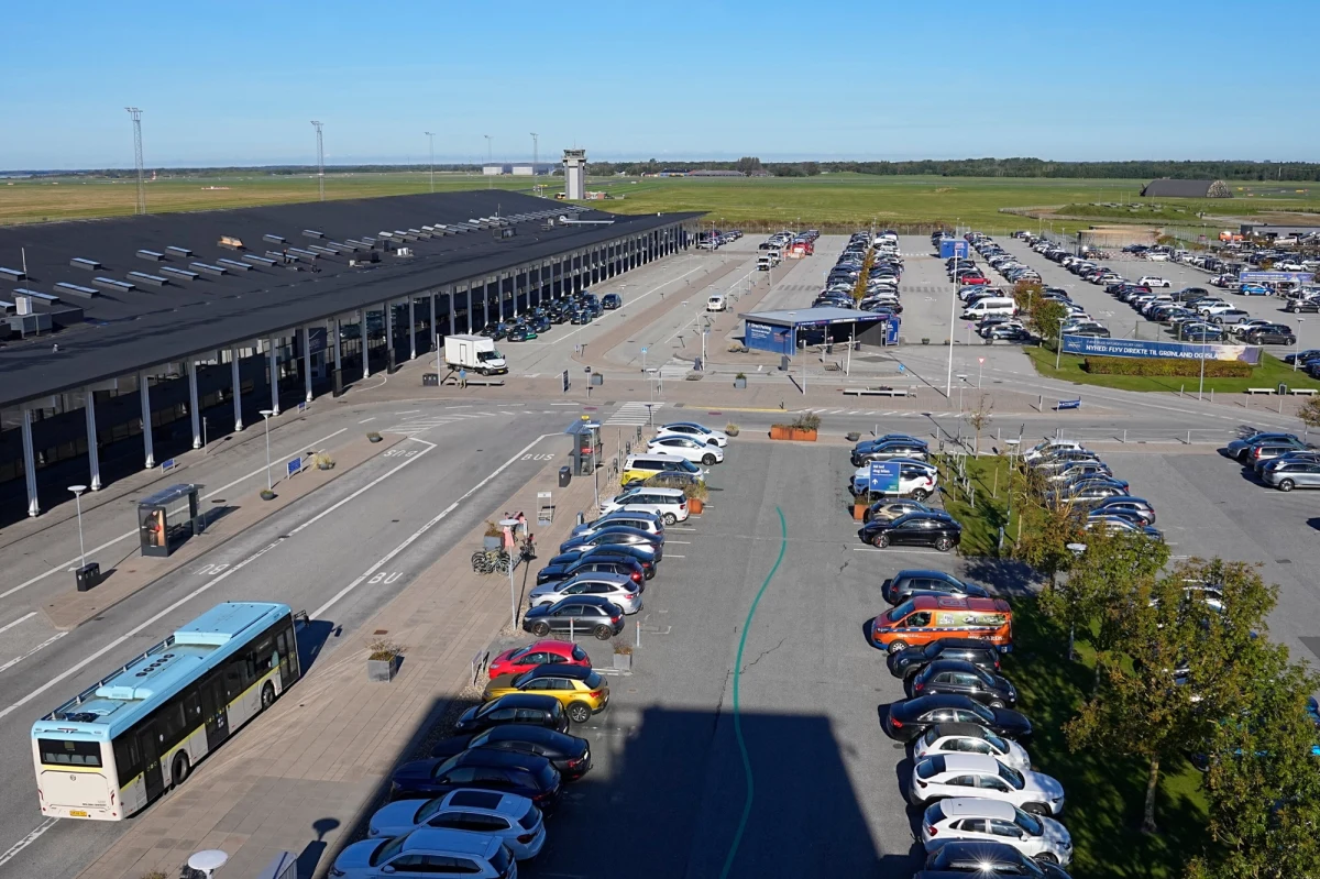 ​Przestrzeń powietrzna nad lotniskiem w Aalborgu w Danii została w czwartek wieczorem zamknięta z powodu "podejrzanego drona". To już drugi taki incydent z rzędu - dzień wcześniej również wstrzymano ruch w tym porcie lotniczym po zauważeniu bezzałogowców.