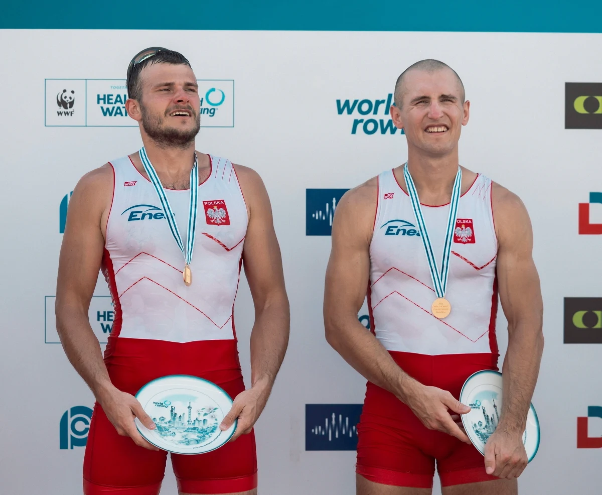 Złoty medal dla Polaków na wioślarskich mistrzostwach świata w Szanghaju. Mirosław Ziętarski i Mateusz Biskup zostali mistrzami w konkurencji dwójek podwójnych.